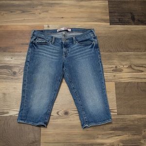 Hollister Capri
